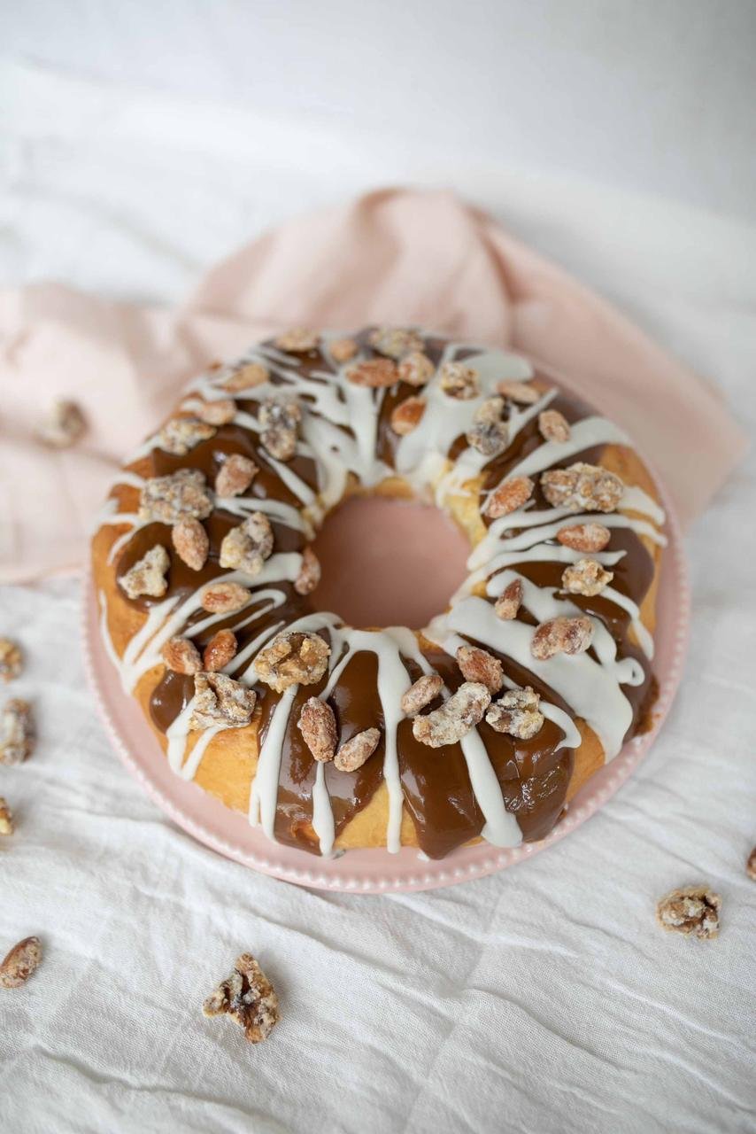 Rosca Dulce de leche y frutos secos caramelizados